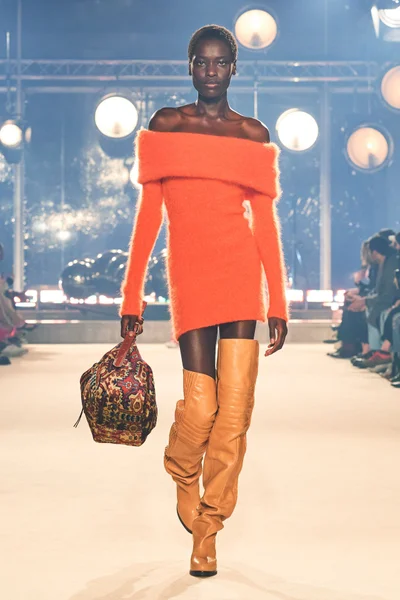Look 4